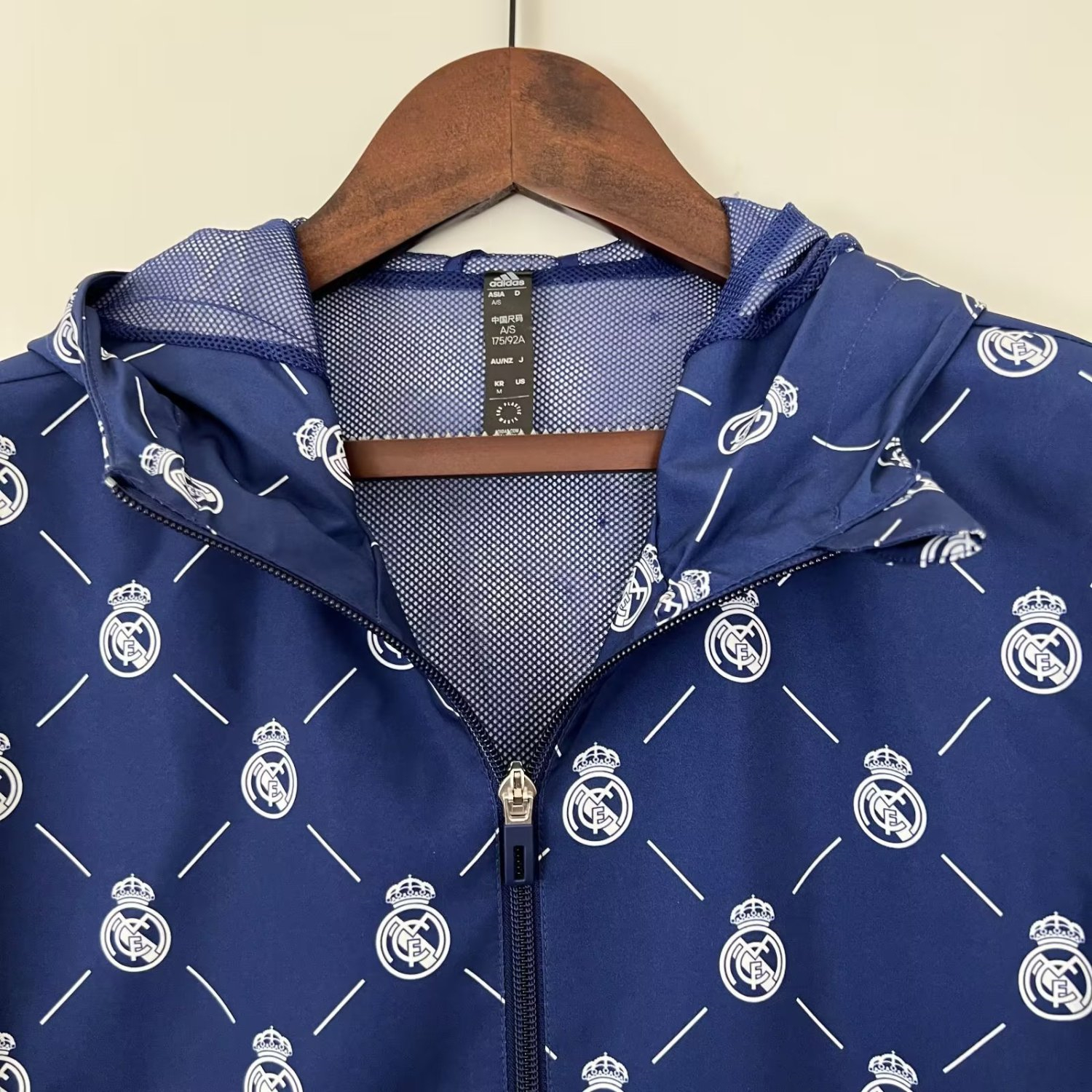 Real Madrid Windrunner Soccer Jacket AEROREADY Blue Full-Zip 2023/24 Men's